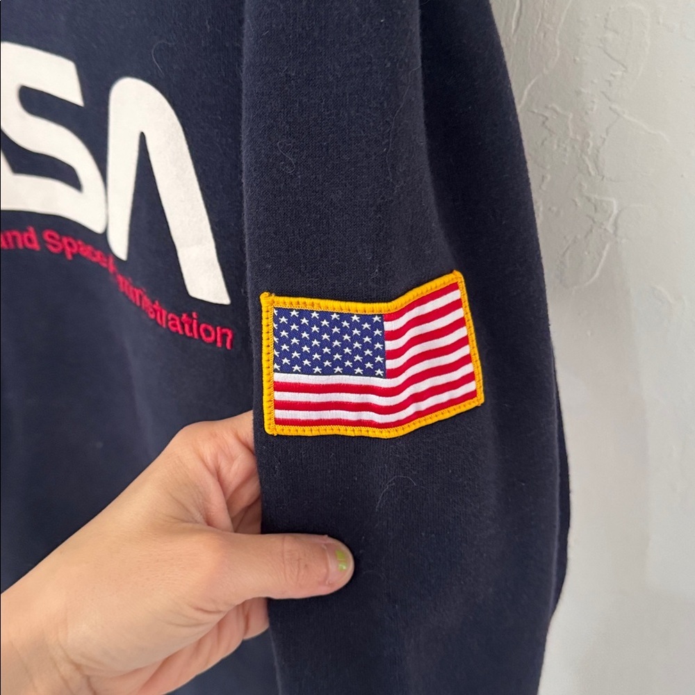H&M Men’s Small NASA Navy Blue Crewneck Pullover Hoodie - Picture 3 of 6